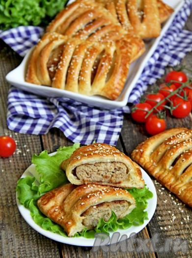 Сочные, вкусные, аппетитные котлеты в слоёном тесте можно подать к столу и в горячем, и в остывшем виде.