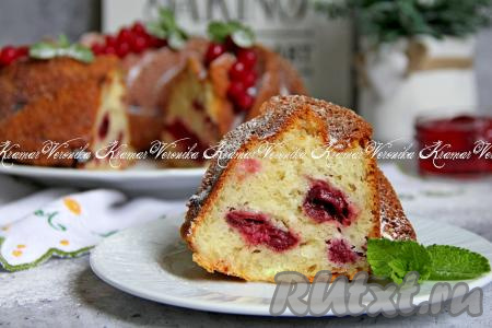 Кекс с творогом и вишней