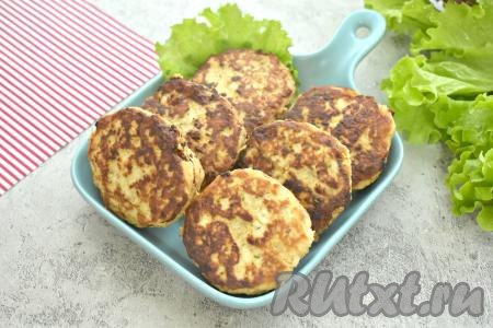 Котлеты из куриного фарша с капустой на сковороде
