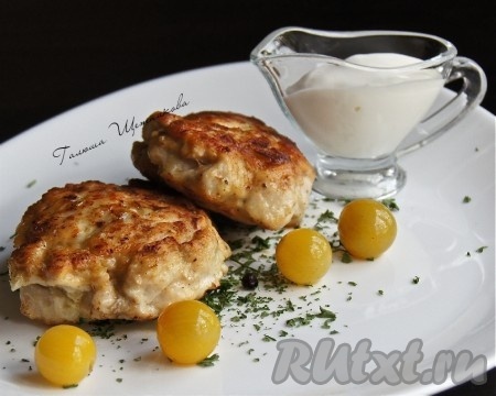 Аппетитные рубленые котлетки из куриных грудок пора подавать на стол!
