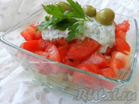 Салат из капусты с курицей, помидорами и огурцами