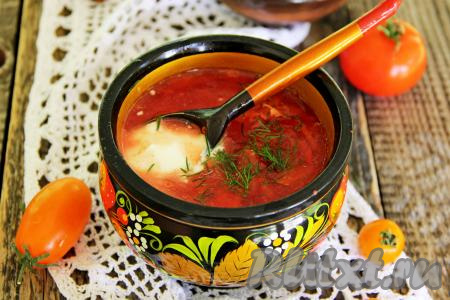 Вот так просто можно приготовить насыщенный, вкусный, аппетитный борщ с курицей без зажарки овощей. При подаче в каждую тарелку можно добавить нарезанную свежую зелень и сметану.