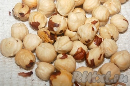 На этом этапе можно остановиться. Орехи достаточно обработаны - очищены от кожицы и готовы к дальнейшему использованию.