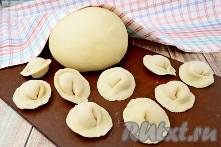 Всем советую этот рецепт заварного теста для пельменей, замешанного на кипятке без добавления яиц, уверена, вы не будете разочарованы!&nbsp;