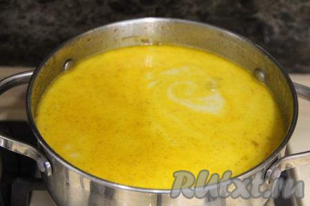 Проварить на небольшом огне 2-3 минуты, затем снять с огня и дать настояться под крышкой в течение 10 минут.&nbsp;