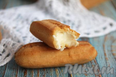 Очень вкусные эклеры с нежной начинкой из рикотты станут идеальным дополнением и к чаю, и к кофе.