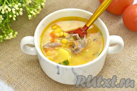 Гороховый суп с уткой разливаем по тарелкам и подаём сытное, аппетитное, очень вкусное блюдо к столу.&nbsp; 