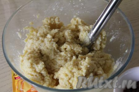 Пробить кашу погружным блендером до получения однородной массы.&nbsp;