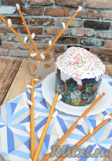 Также можно поставить веточки вербы в стакан и использовать их в качестве праздничного пасхального украшения. Просто, нарядно и вкусно!