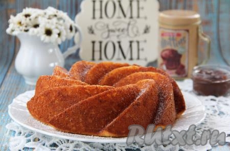 Остывший манник переложить на тарелку, по желанию, присыпать сахарной пудрой и можно подавать к столу.