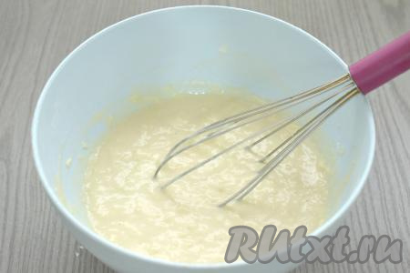 Перемешиваем и постное яблочное тесто для вафель готово.