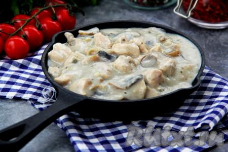 Подлива из куриной грудки с грибами