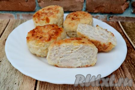 А вот как эти тефтели выглядят в разрезе. Угощайтесь!