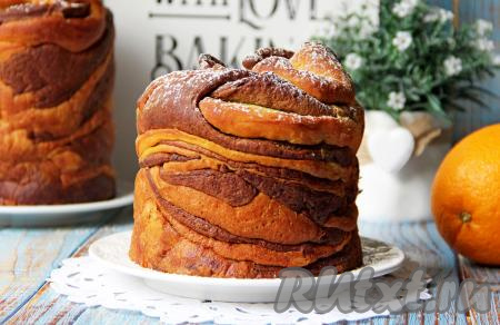 Готовые краффины слегка остудить в форме, а затем вынуть из форм и остудить полностью на решётке. Остывшую выпечку можно присыпать сахарной пудрой, глазурью обычно краффины не покрывают, они и так достаточно красивые.