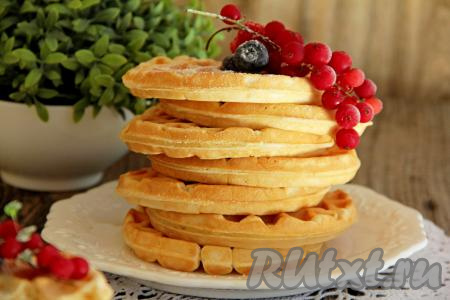 Из предложенного количества ингредиентов обычно получается 13-15 аппетитных венских вафель диаметром 10 сантиметров.