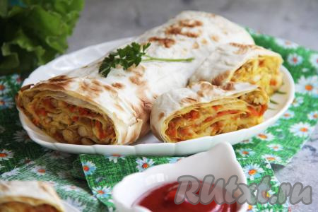 Вот такой красивый рулет получился.