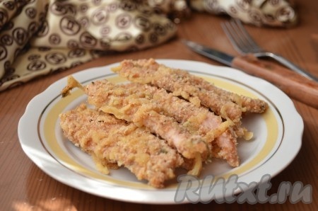 Куриное филе в панировочных сухарях с сыром