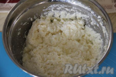 Тщательно перемешать получившуюся массу вилкой и начинка для пирожков из теста фило готова. Начинка получится негустой.&nbsp;