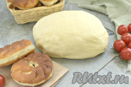 В этот раз я жарила беляши с начинкой из говяжьего фарша. Беляши, приготовленные из дрожжевого теста, замешанного на молоке, получились румяными, пышными и невероятно вкусными.