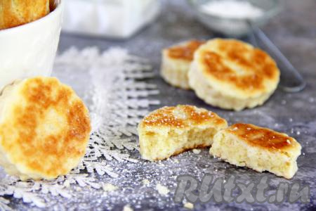 А вот как выглядит в разломе сметанное печенье, приготовленное на сковороде. Угощайтесь!