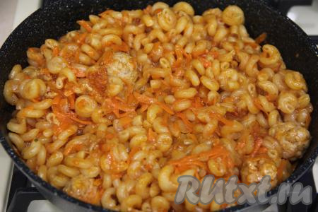 В процессе приготовления макарон, нужно будет их 2-3 раза аккуратно перемешать.&nbsp;