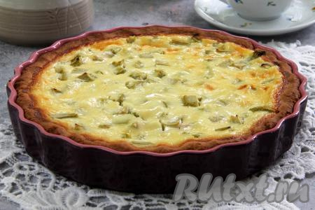 Готовую выпечку достать из духовки, дать полностью остыть в форме.