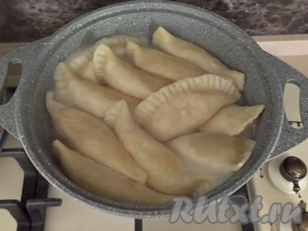 Варить вареники с момента закипания 10 минут.&nbsp;