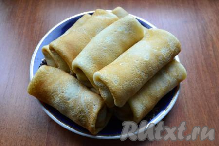 Свернуть блинчики конвертиками или другим, удобным для вас способом.