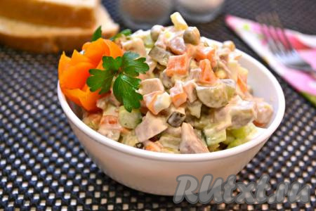 Классический рецепт салата "Столичный" с курицей и свежим огурцом