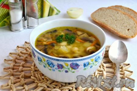 Суп с фасолью и грибами