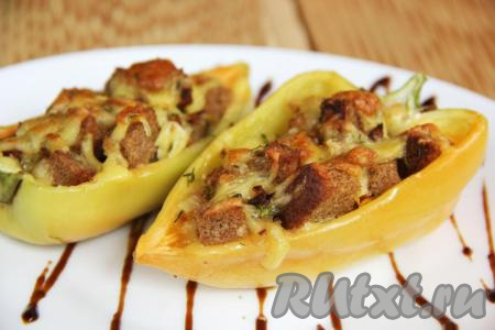 Надеюсь, вам понравится этот рецепт приготовления вегетарианских фаршированных перцев, в нем нет ничего сложного, да и продукты вполне доступные. Не смотря на то, что в состав начинки не входит мясо, блюдо получается достаточно сытным и, конечно, вкусным.