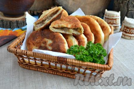 Жареные пирожки с печенкой и картошкой