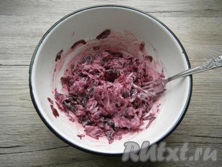 Салат перемешать.