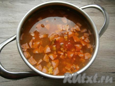 Также выложить содержимое сковороды.