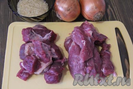 Подготовить продукты для приготовления долмы из консервированных листьев винограда.