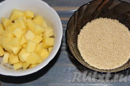 Картофель очистить и нарезать на кубики. Пшено хорошо промыть под проточной водой.