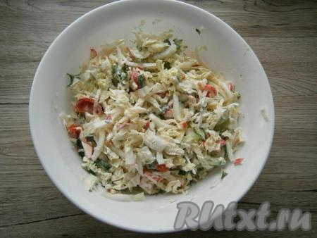 Хорошо салатик перемешать.