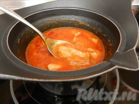 Гуляш из свинины по-венгерски получается ярким, аппетитным, ароматным.