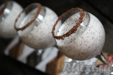 Вот такой аппетитный десерт&nbsp; из кефира и сметаны с желатином получился.