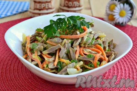 Салат из куриных сердечек с морковью и луком