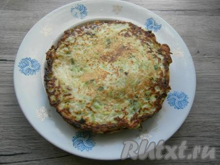 Готовым блинам дать остыть до теплого состояния. 