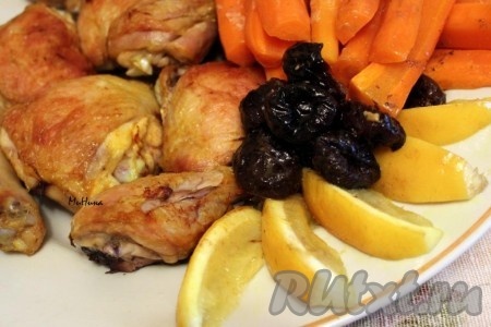 Курица с морковью в духовке