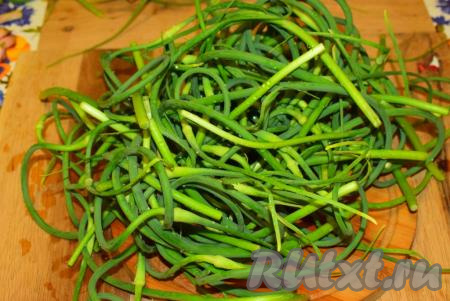 Для начала промоем стрелки под холодной водой.