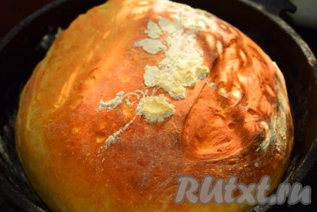 Вы делайте так как вам захочется, тесто получается податливое и ваш хлебушек в любом случае будет очень красивым. Даем подойти дрожжевому хлебу на кефире, примерно, 20-30 минут и отправляем его в духовку,&nbsp;разогретую до 190 градусов, на 45-50 минут.