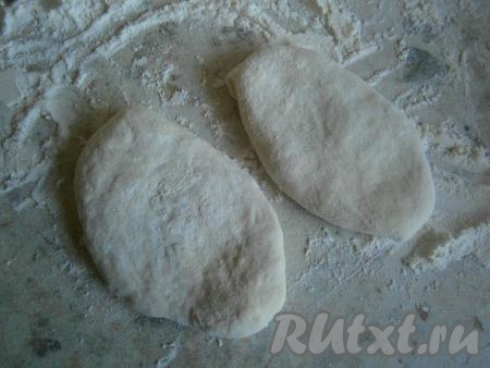 Затем сформировать пирожки обычным способом.