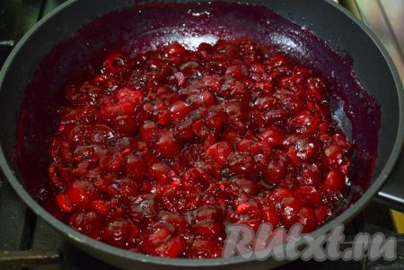 &nbsp;Начинка для пирога "схватится", станет не жидкой.