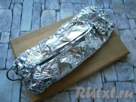 Завернуть пузанину в фольгу, поместить в холодильник на 1 час.