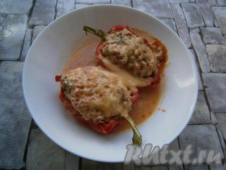 Готовить перец далее в микроволновке при той же мощности еще 2-3&nbsp;минуты.