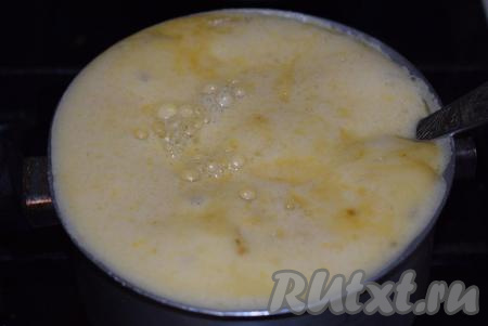 Варим пенящуюся смесь 2-3 минуты&nbsp; (до появления одиночных крупных пузырьков).