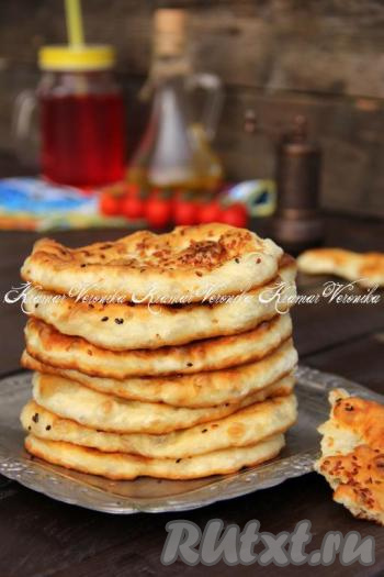 Быстрые лепешки на кефире на сковороде